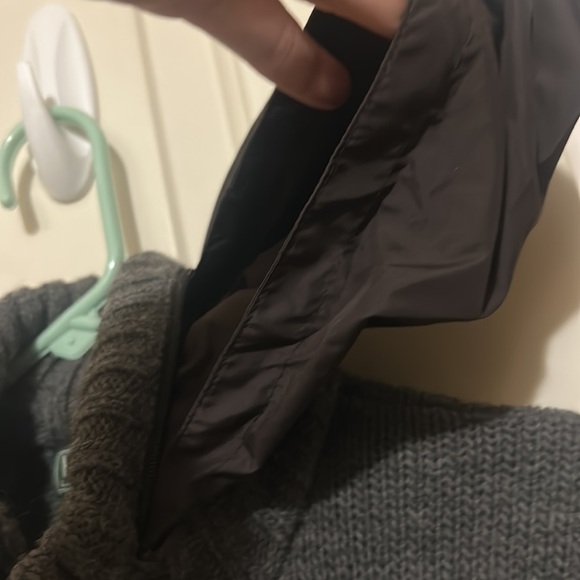 Women’s size medium zipper knit cardigan. - Picture 4 of 4